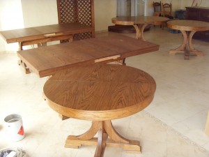 Дерев'яні столи