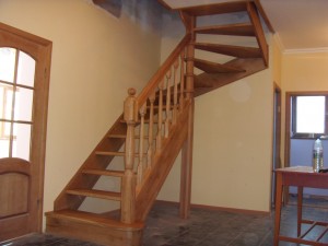 Зашиті дерев'яні сходи
